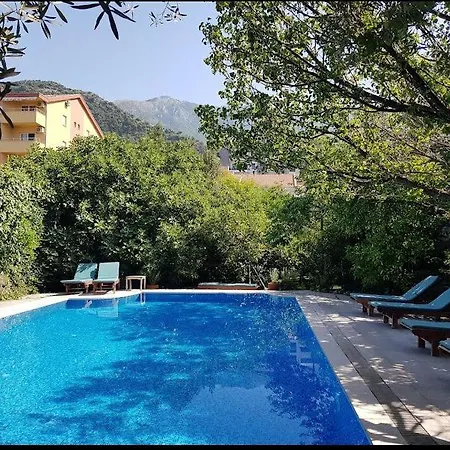 Luxury Dubrava 4* Budva